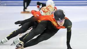 巴萨球迷再次在诺坎普比赛第10分钟集体高喊梅西的名字！